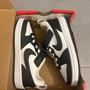 Nike Kids Sneakers in Black and White